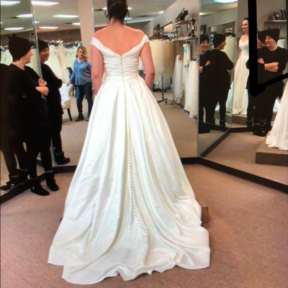 Wedding dress with pockets - Picture 4 of 8
